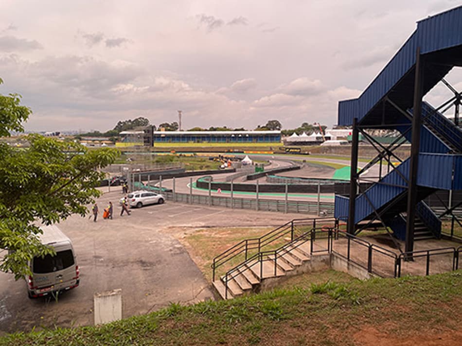 GP do Brasil: Quinta-feira de chuva leve e insistente em Interlagos