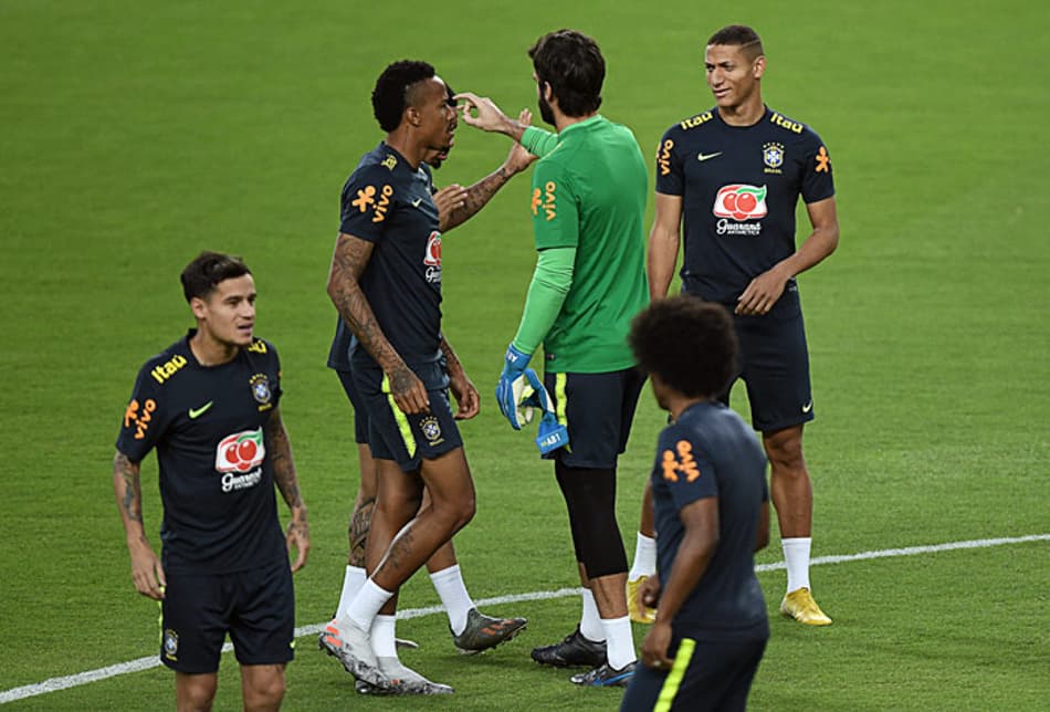 Com mistério na escalação e em busca de voltar a vencer, Brasil encara Argentina nesta sexta-feira