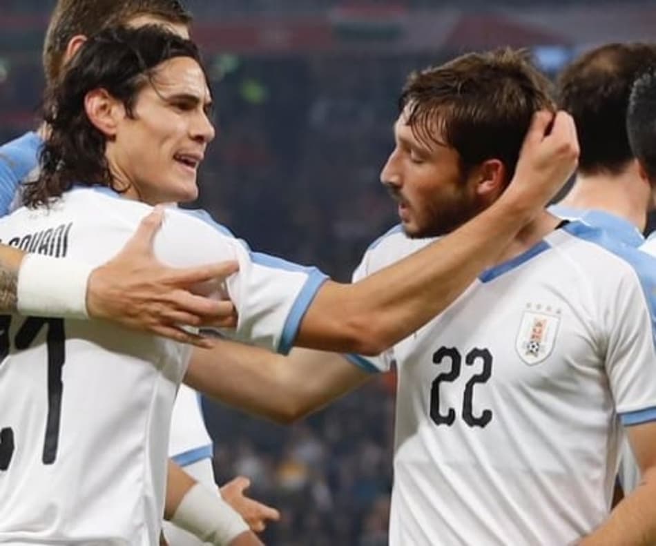 Com dois gols no começo do jogo, Uruguai derrota a Hungria em amistoso