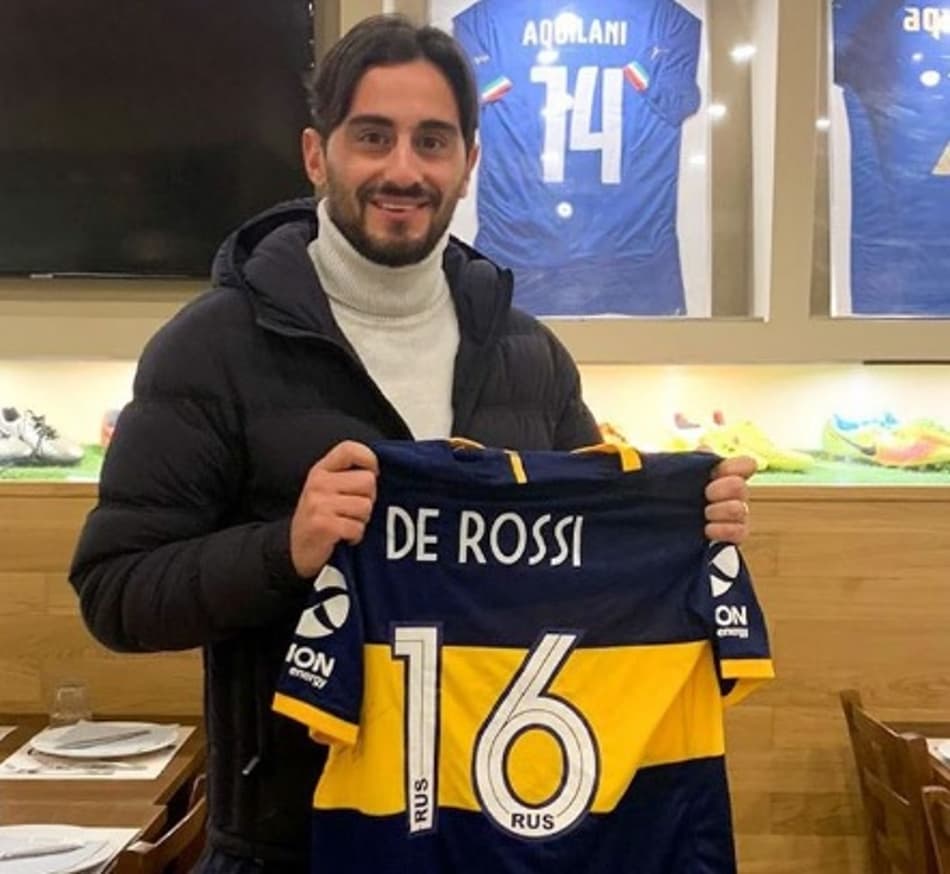 Ex-Milan posta foto com a camisa do Boca Juniors