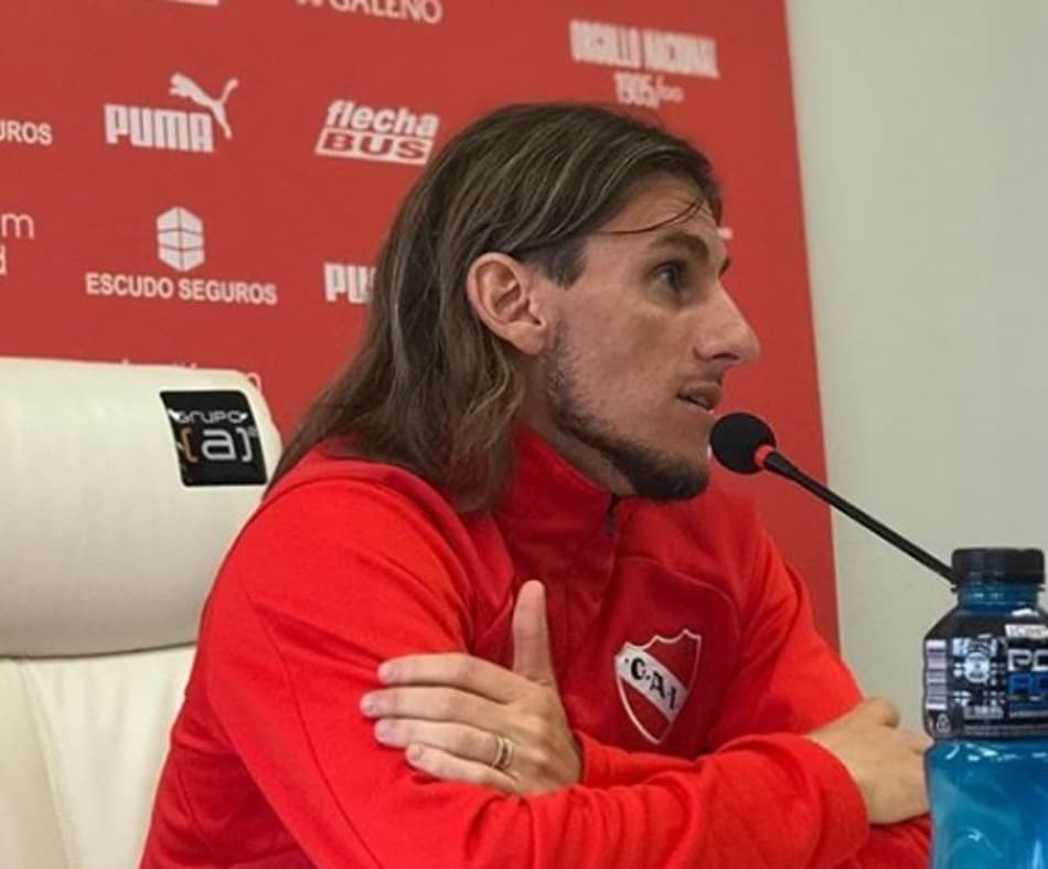 Beccacece tem conversas para assumir o grande rival do Independiente