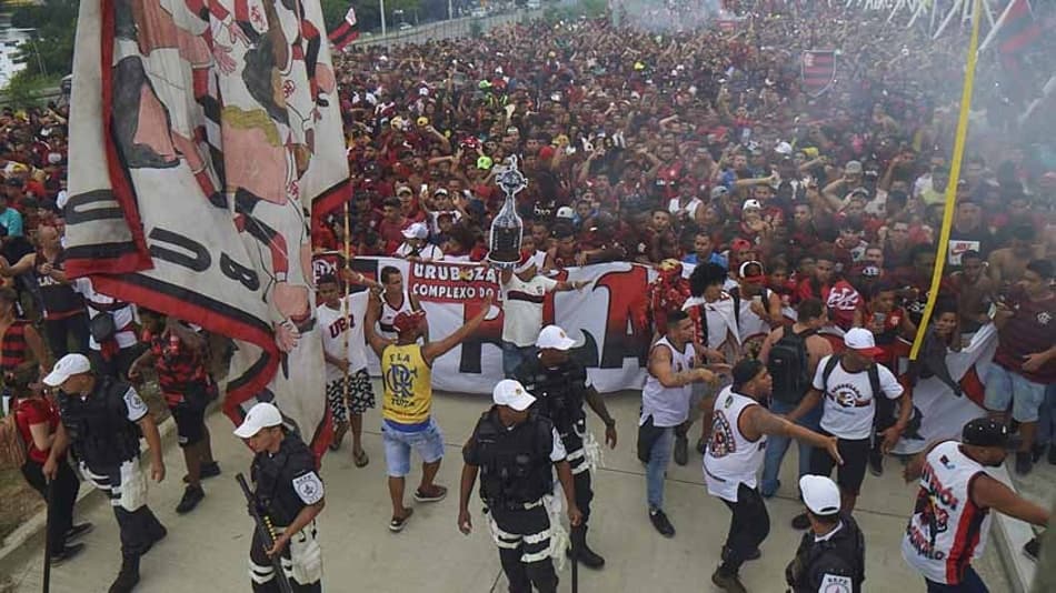 Mar de gente: confira as fotos da grande festa da Nação no embarque do Flamengo