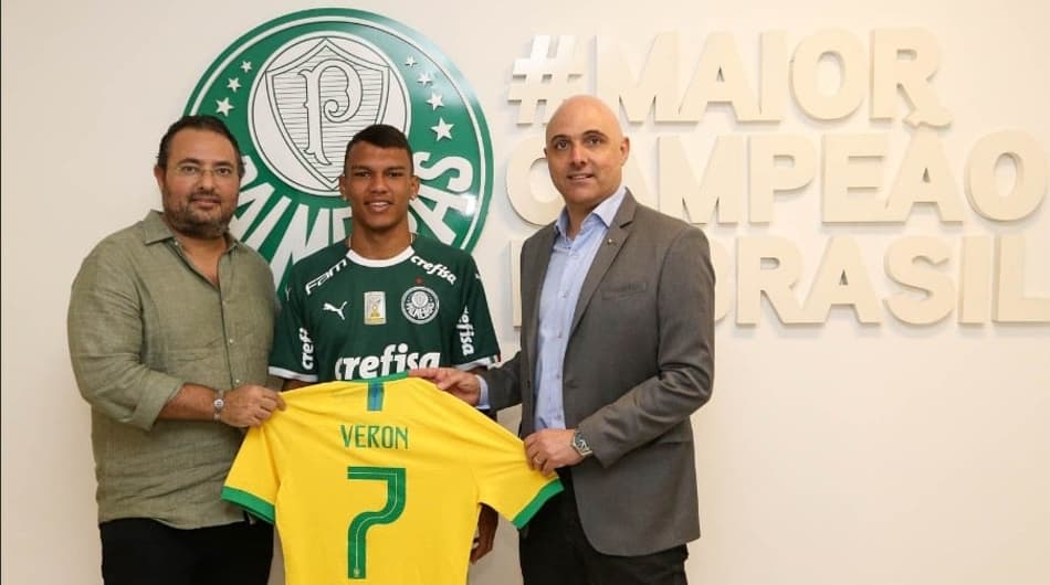 Palmeiras renova contrato com Veron até 2024; multa é de R$ 279 milhões