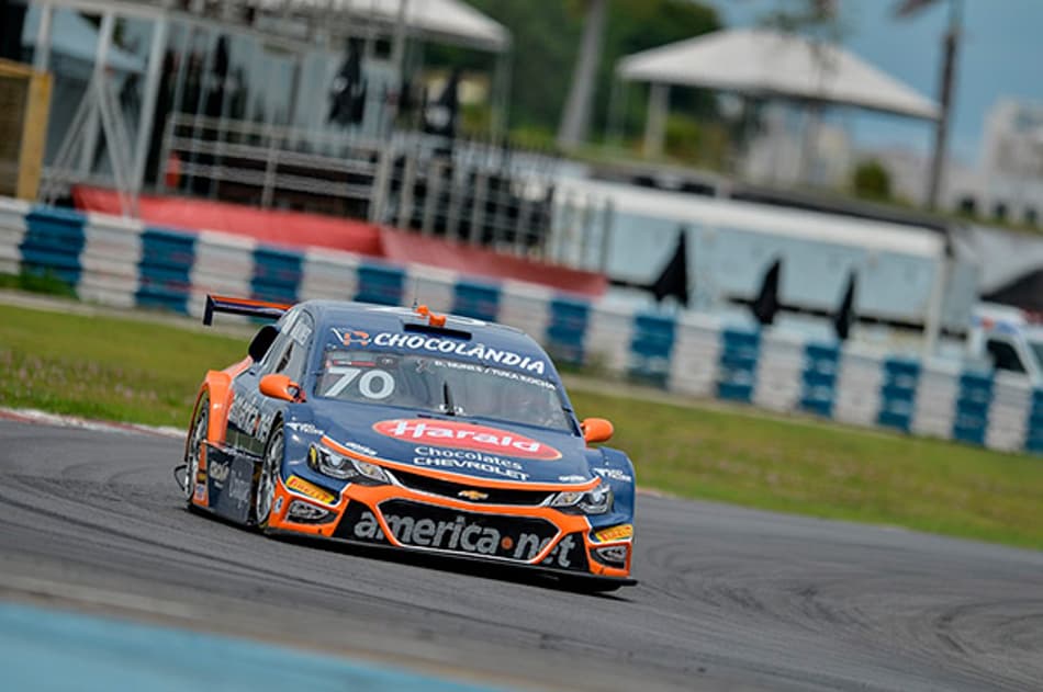 Diego Nunes e Marcel Coletta lideram treinos da Stock Car em Goiânia
