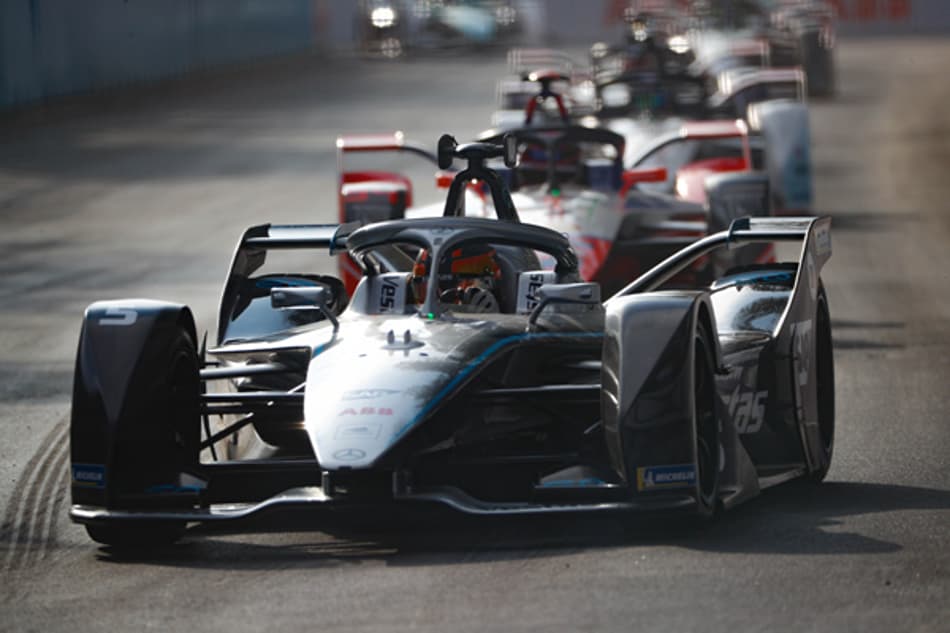 Carros da Fórmula E da geração 3 devem incluir paradas rápidas no meio da corrida para carregameto da bateria