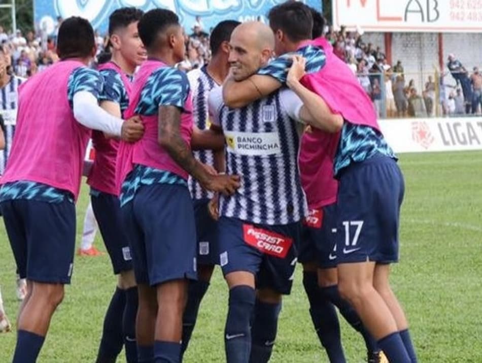 Após faturar o título, elenco do Alianza Lima passa por momento inusitado