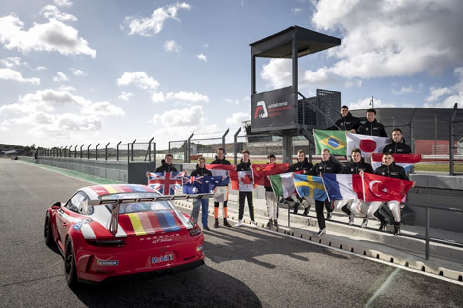 Vitor Baptista volta satisfeito da seletiva global do Porsche Junior Program