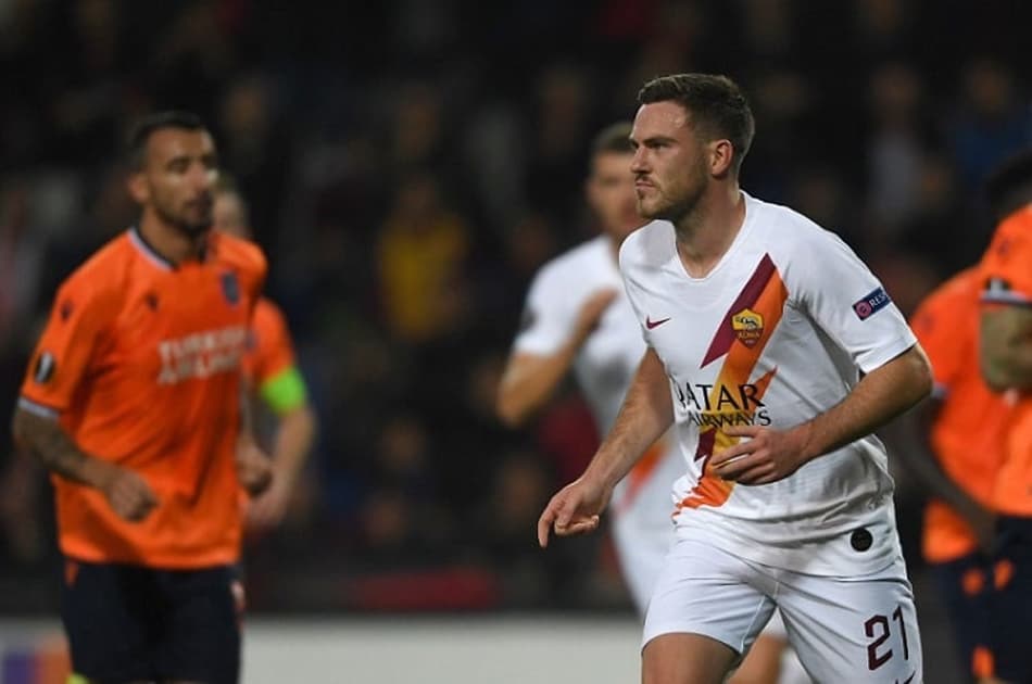 Fora de casa, Roma vence Istambul e fica a uma vitória da classsificação