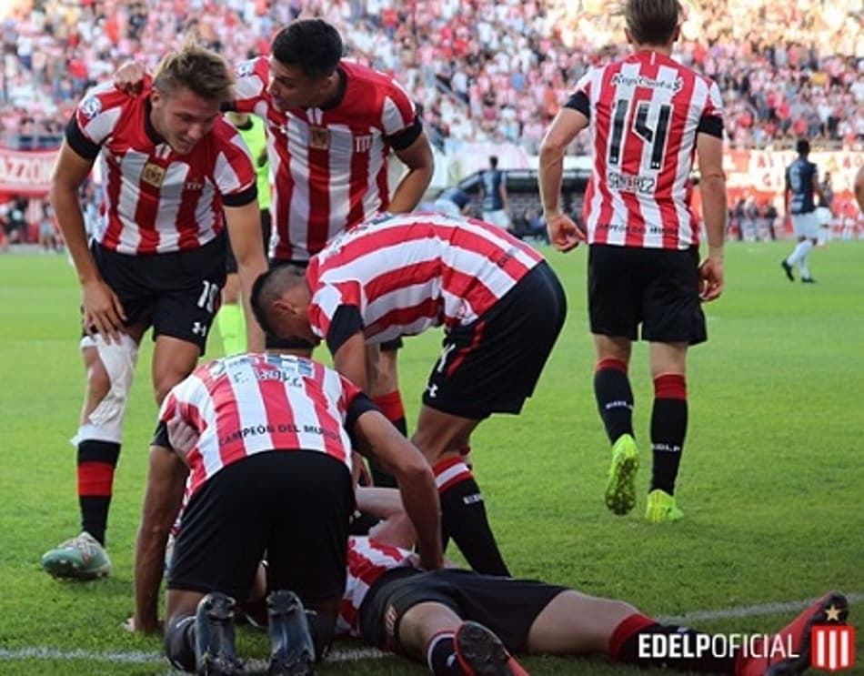 Estudiantes empata com Tucumán na reinauguração do seu estádio