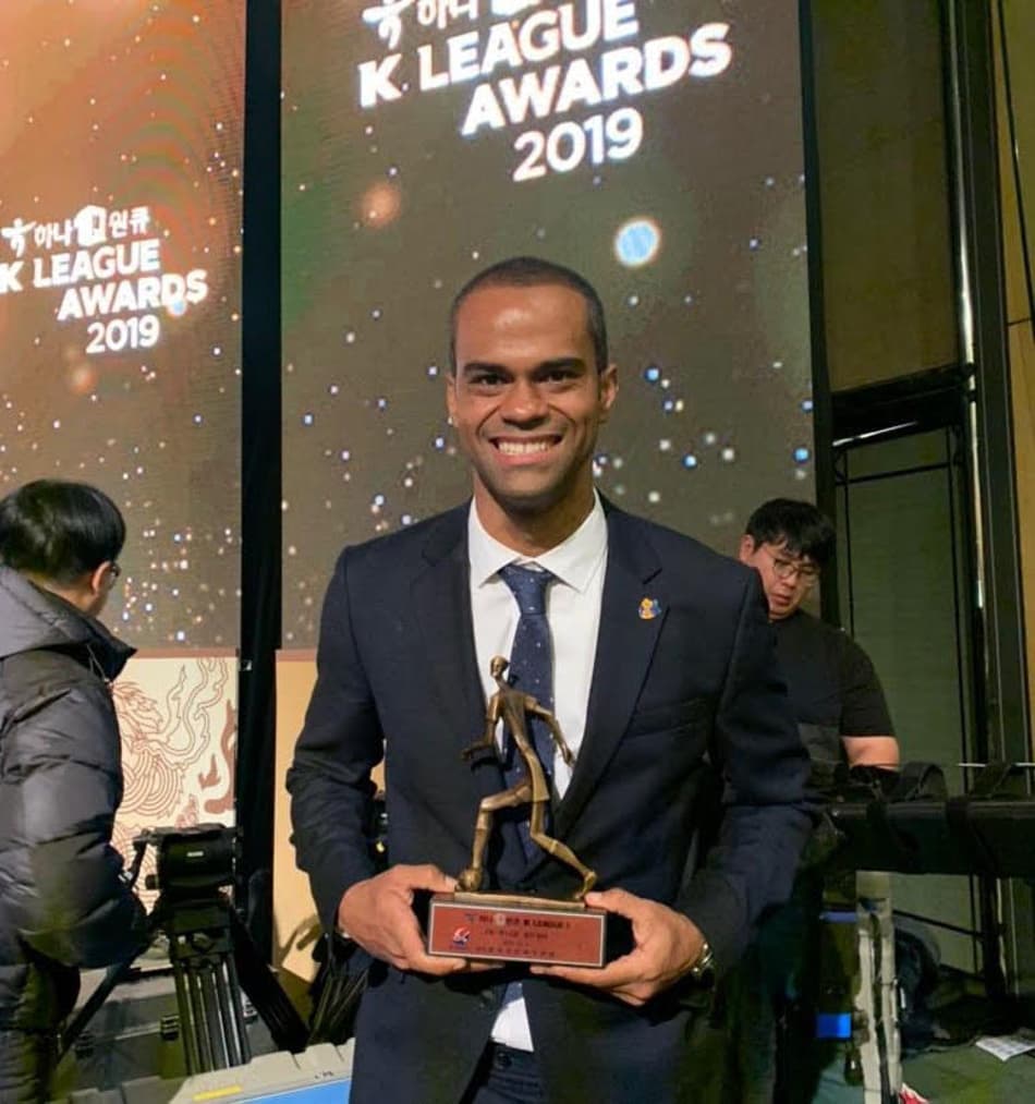 Brasileiro conquista prêmio de maior artilheiro do futebol sul-coreano
