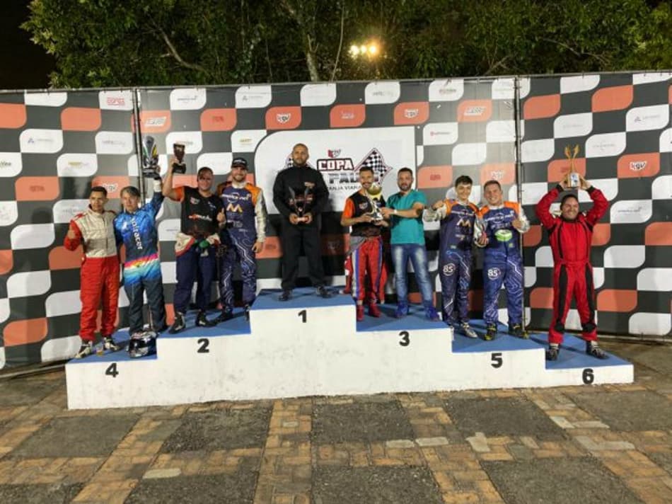 Os mecânicos também aceleram: em dupla com pilotos, prova na Granja Viana reúne 40 times na Ameka