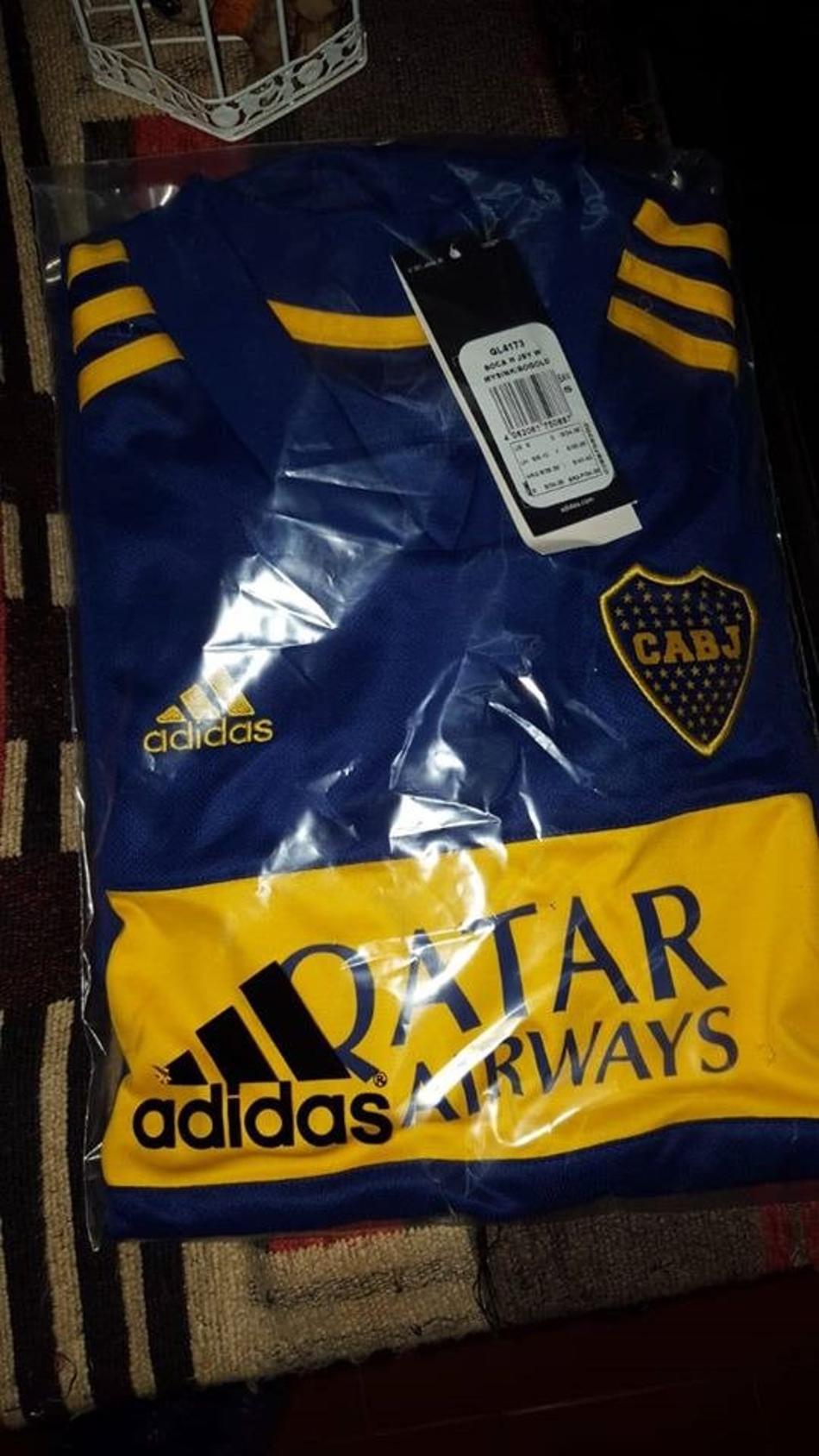 Primeira camisa do Boca Juniors de nova parceria com a Adidas tem foto revelada