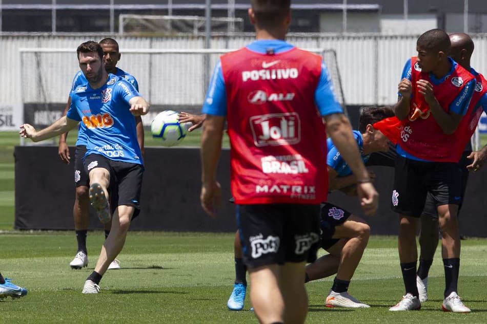 Corinthians faz o último treino da temporada no CT Joaquim Grava