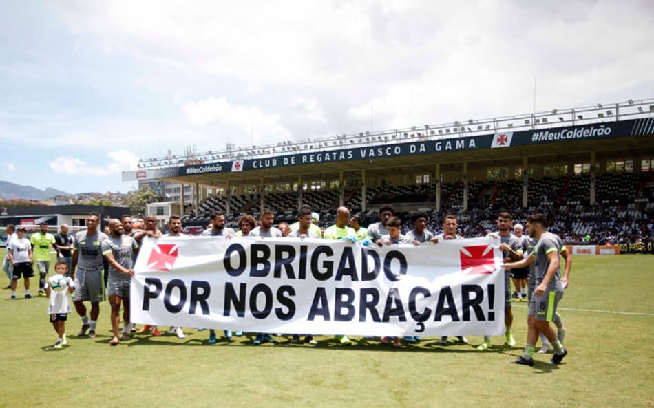 Com shows e festa, Vasco se despede do Brasileirão contra a Chapecoense