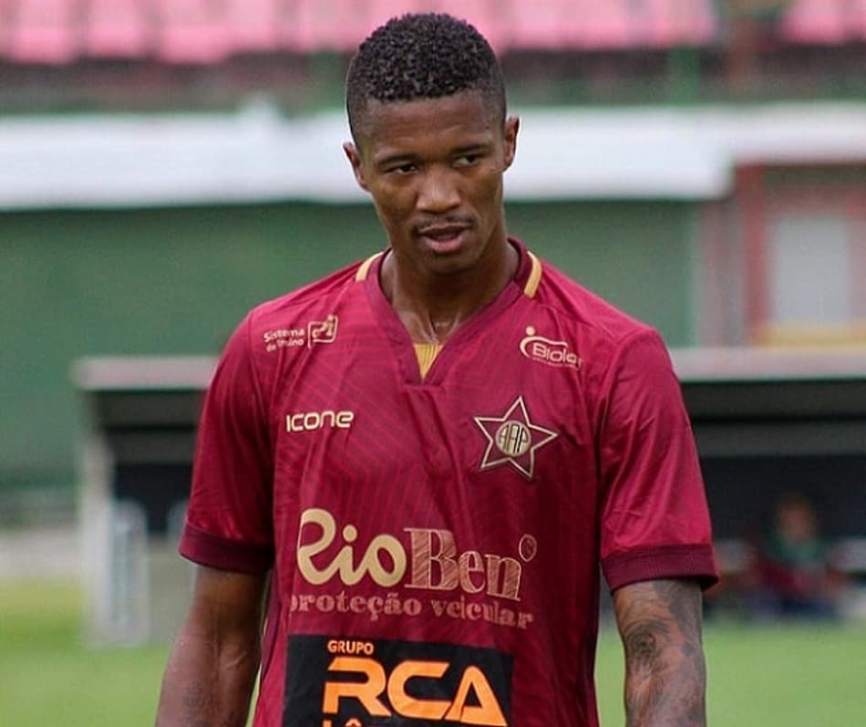 Passar na seletiva, Carioca e se valorizar: metas de Marcão na Lusa