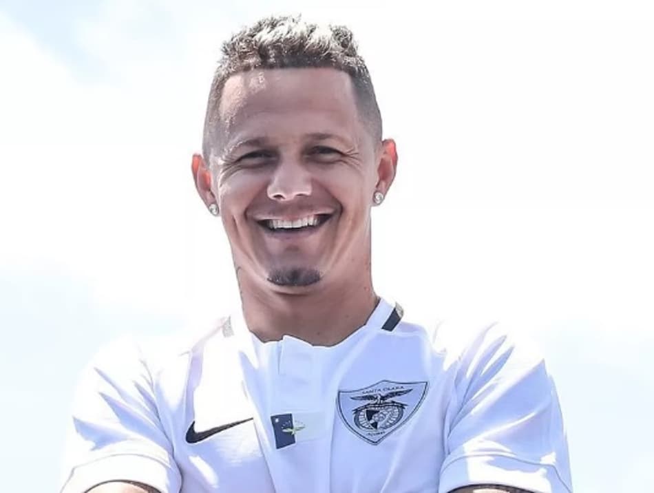 Sport negocia a chegada de lateral-direito