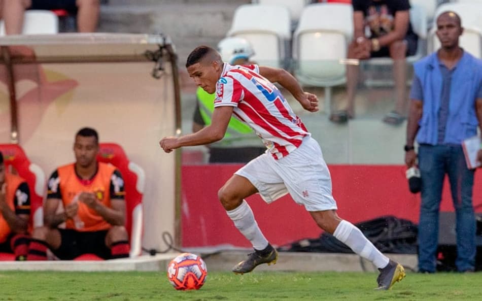 De volta ao Náutico, Thiago projeta acesso na Série B