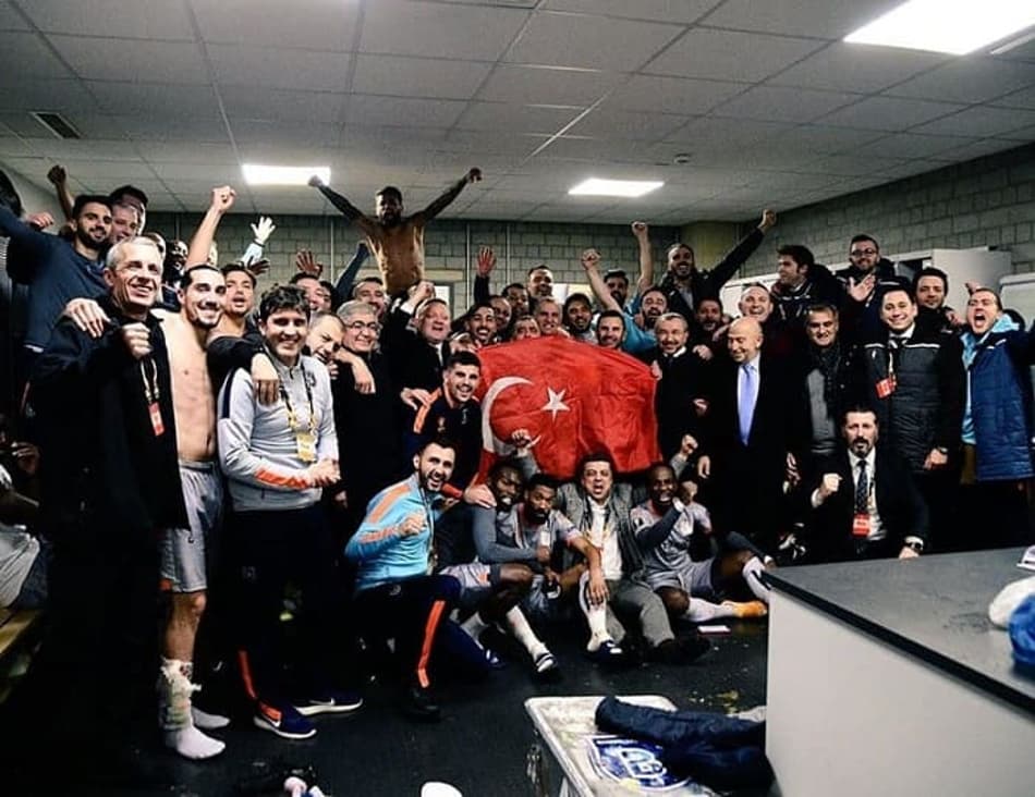 Júnior Caiçara comenta feito histórico obtido pelo Istambul