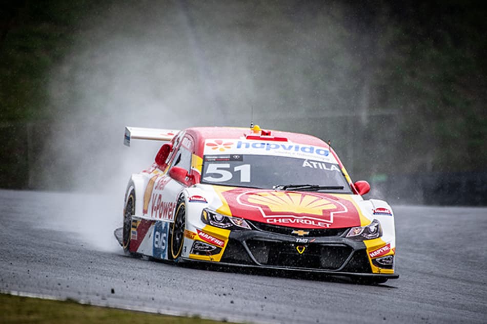 Átila Abreu leva Shell à terceira colocação no primeiro dia de treinos da grande final da Stock Car