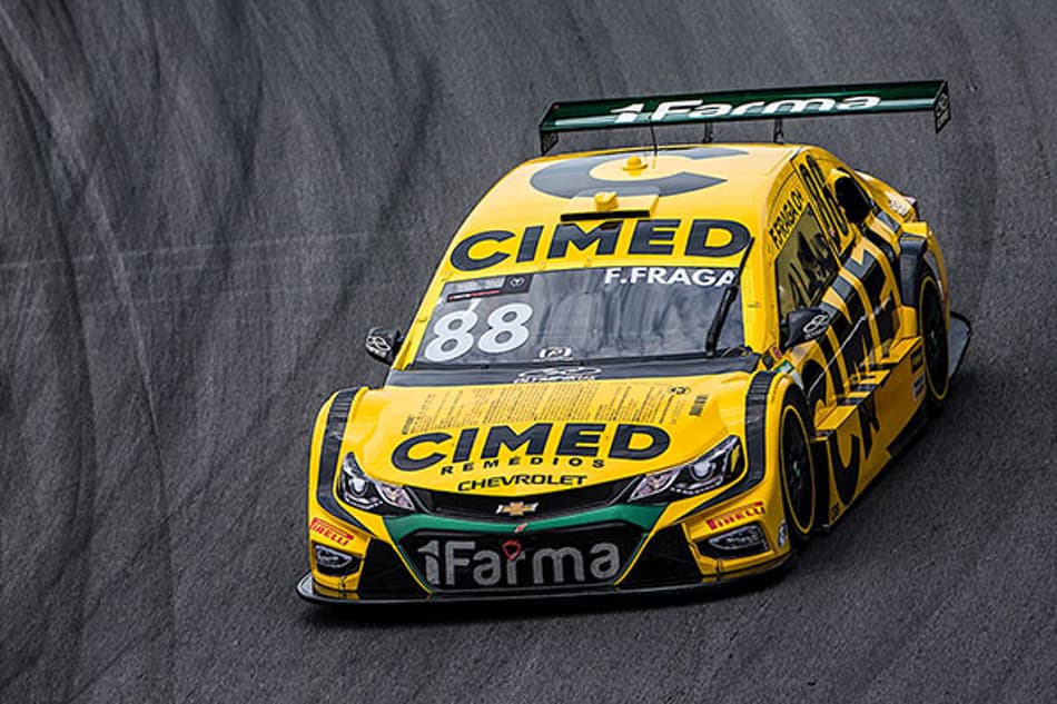 Na disputa pelo título, Felipe Fraga coloca Cimed Racing na 2ª fila da final da Stock Car