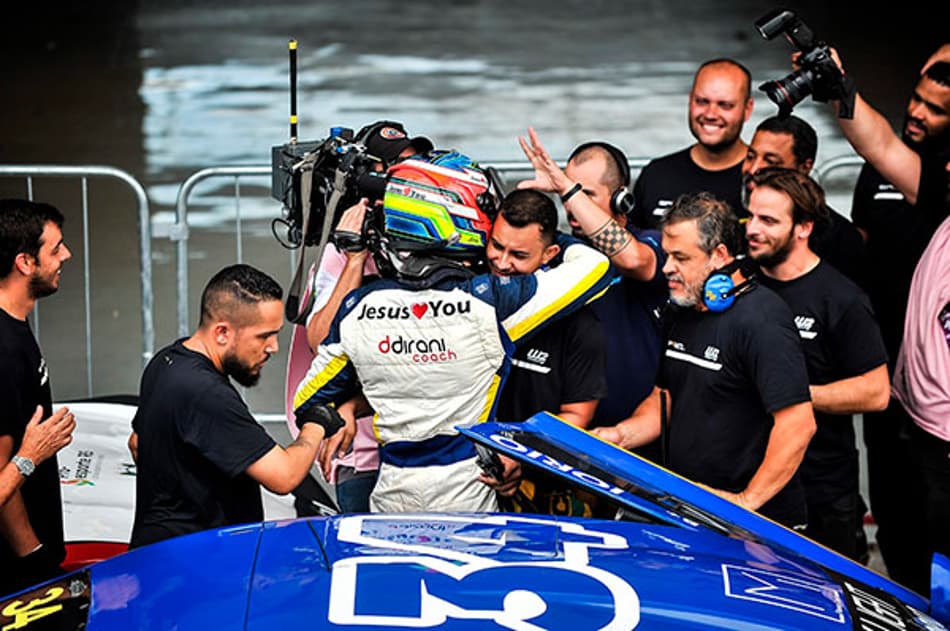 Matheus Iorio vence em Interlagos e garante título de estreantes da Stock Light