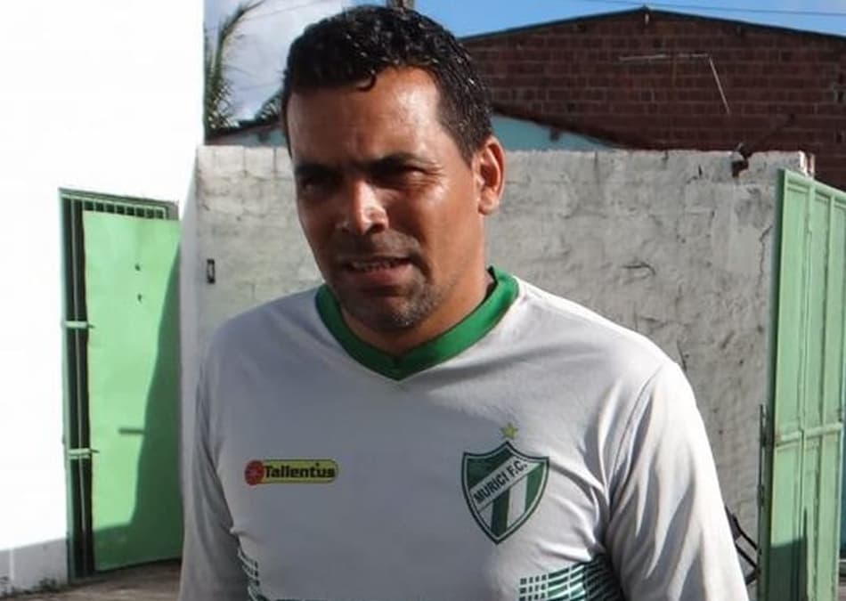 Dias quando defendia o Murici