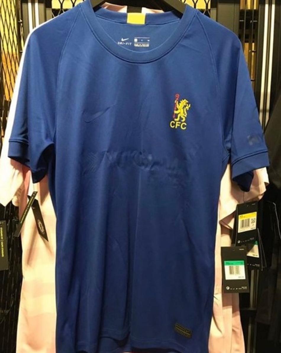 Chelsea terá camisa com estilo retrô; uniforme faz referência a título em 1970
