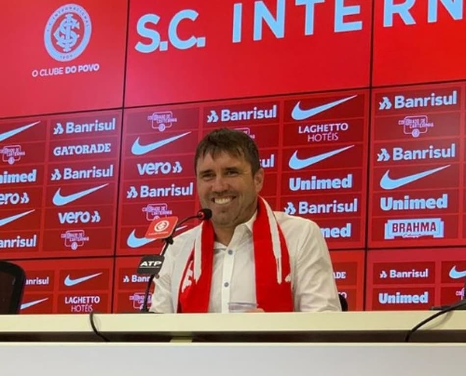 Eduardo Coudet é apresentado no Inter e promete uma equipe competitiva