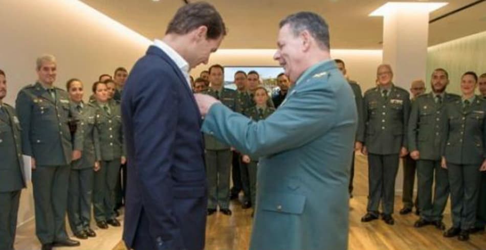 Nadal recebe prêmio da Guarda Civil espanhola