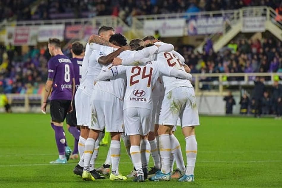 Dzeko marca, jovens brilham e Roma goleia Fiorentina pelo Italiano