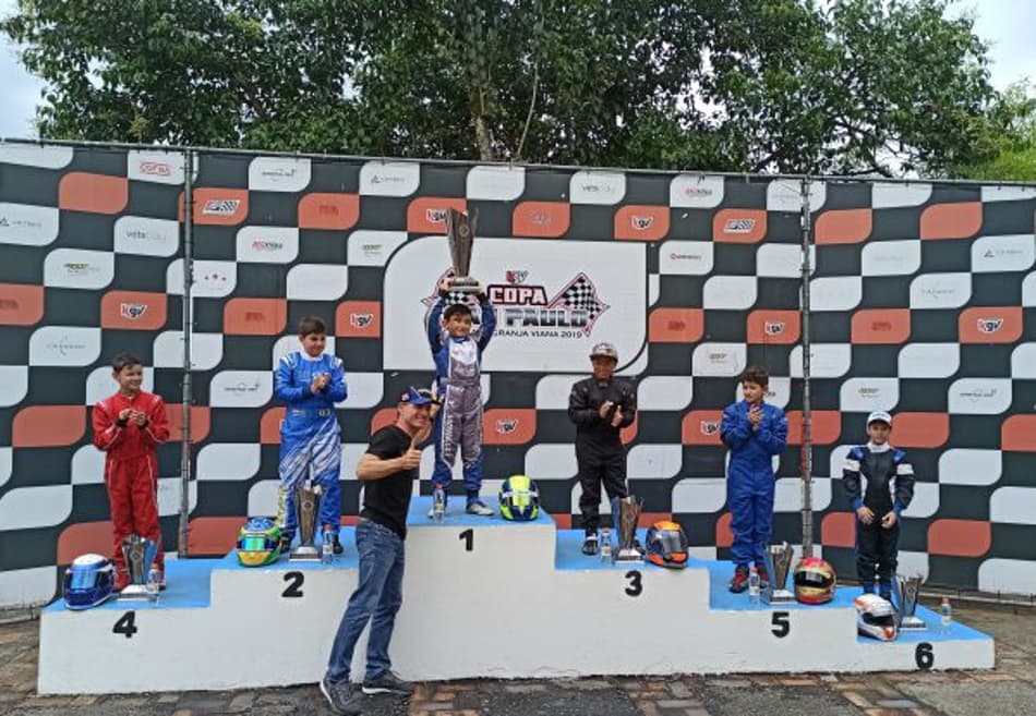 Com 9 anos, Yuri Morelli vence preliminar das 500 Milhas de Kart na categoria Cadete