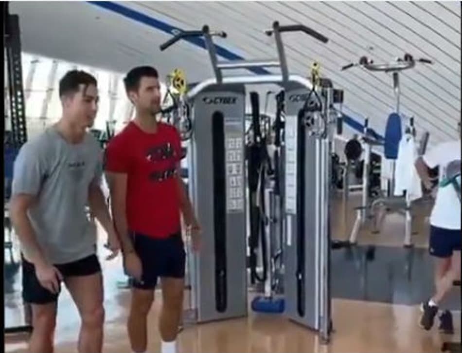 Cristiano Ronaldo dá aulas de saltos para Djokovic
