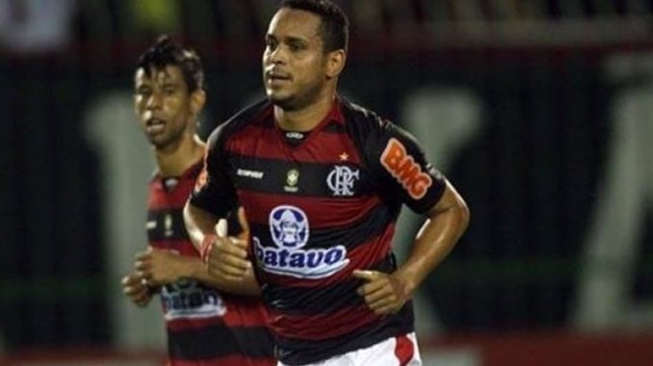 Relembre 20 reforços que não deixaram saudades no torcedor do Flamengo