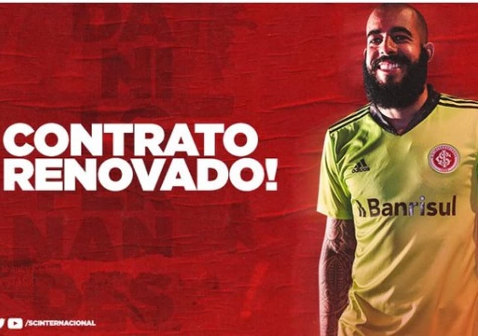 Danilo Fernandes renova contrato com o Internacional