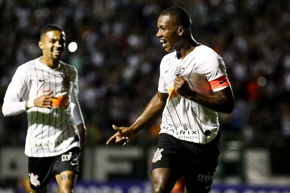 Corinthians vence a segunda na Copinha e fica muito perto da vaga