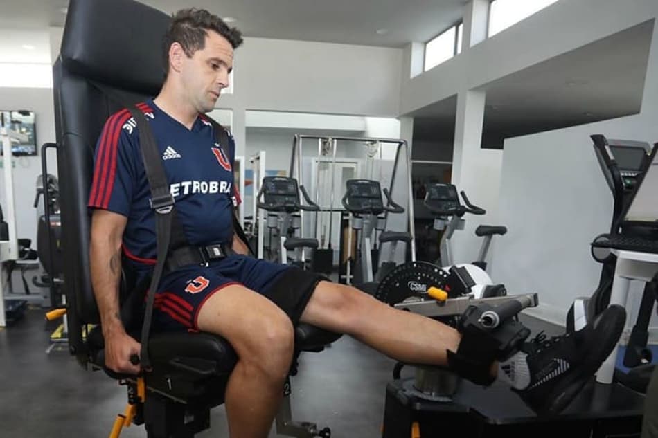 Com volta a Universidad de Chile confirmada, Montillo esbanja alegria