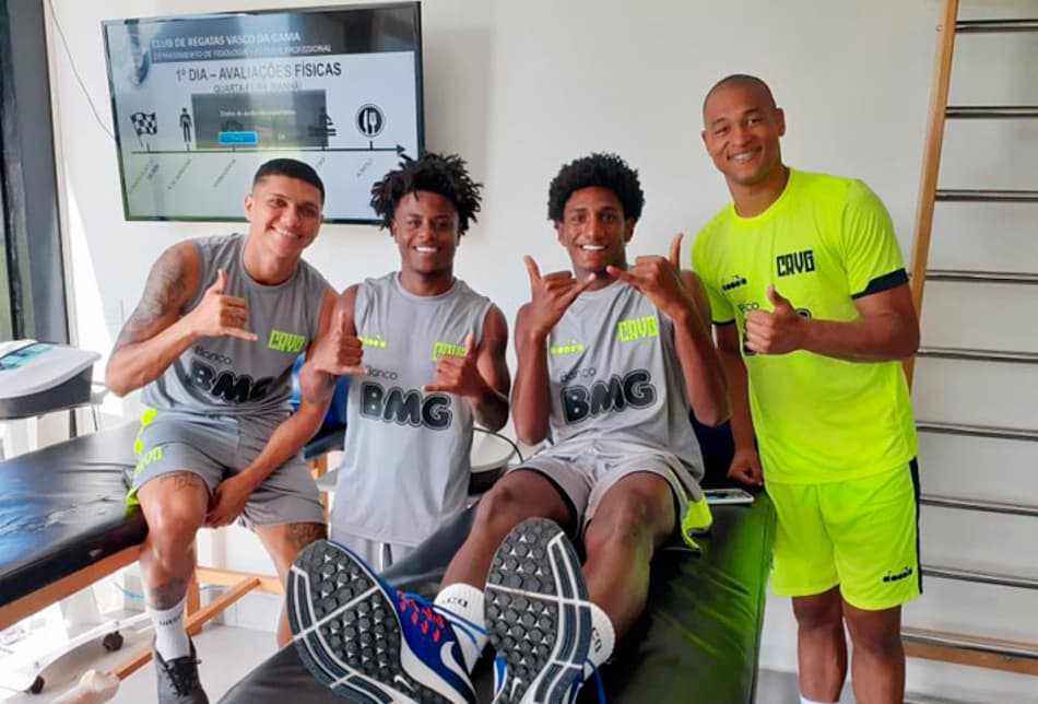 Veja 10 imagens da reapresentação do Vasco para a temporada 2020