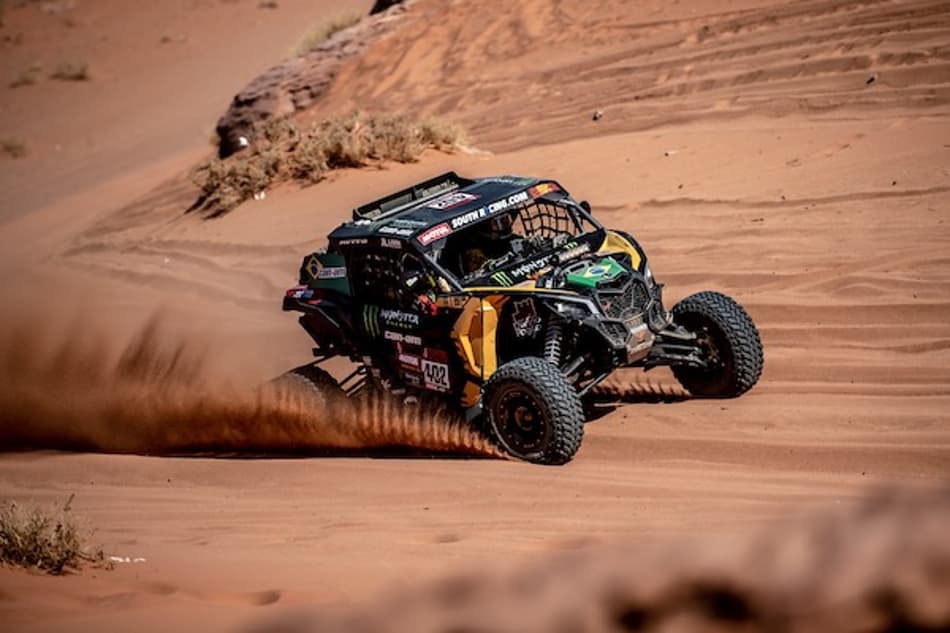 Brasileiros completam mais uma etapa difícil e avançam no ranking do Rally Dakar