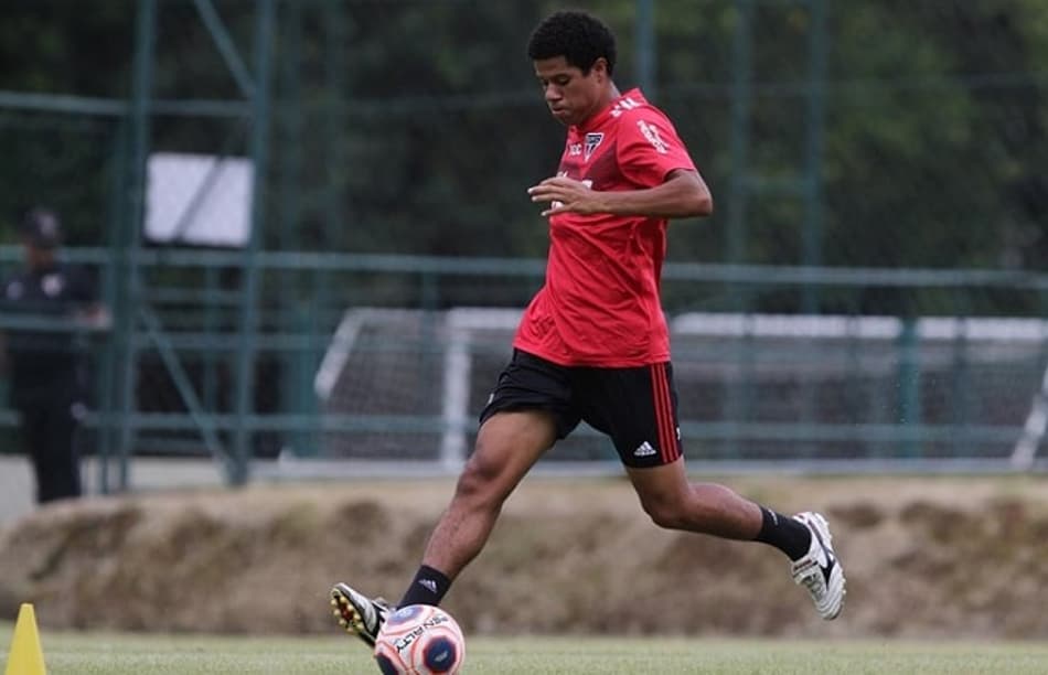 Gabriel Sara sofre fratura em treino do São Paulo e passará por cirurgia