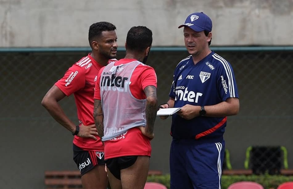 Diniz orienta o primeiro trabalho tático na pré-temporada do São Paulo