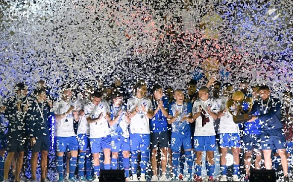 River Plate e Nacional empatam em 4 a 4 e uruguaios vencem nos pênaltis