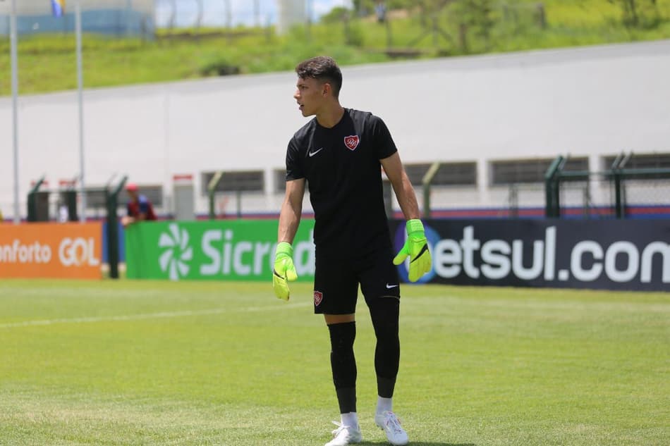 Goleiro destaque do Desportivo Brasil na Copinha, Levy prega humildade