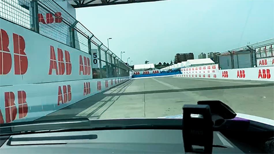 VÍDEO: Bruno Correia leva Victor Berto em uma volta com o safety car no circuito do ePrix de Santiago 2020