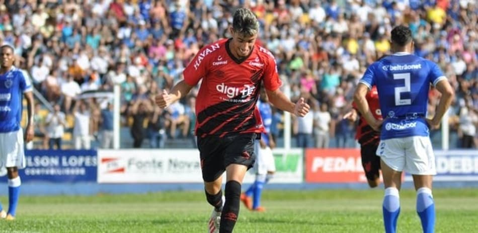 Com equipe formada por jovens, Athletico estreia com vitória sobre o União pelo Paranaense