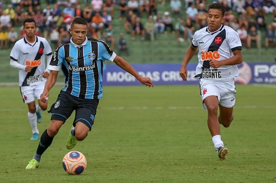 Vasco perde para o Grêmio nos pênaltis e é eliminado da Copinha