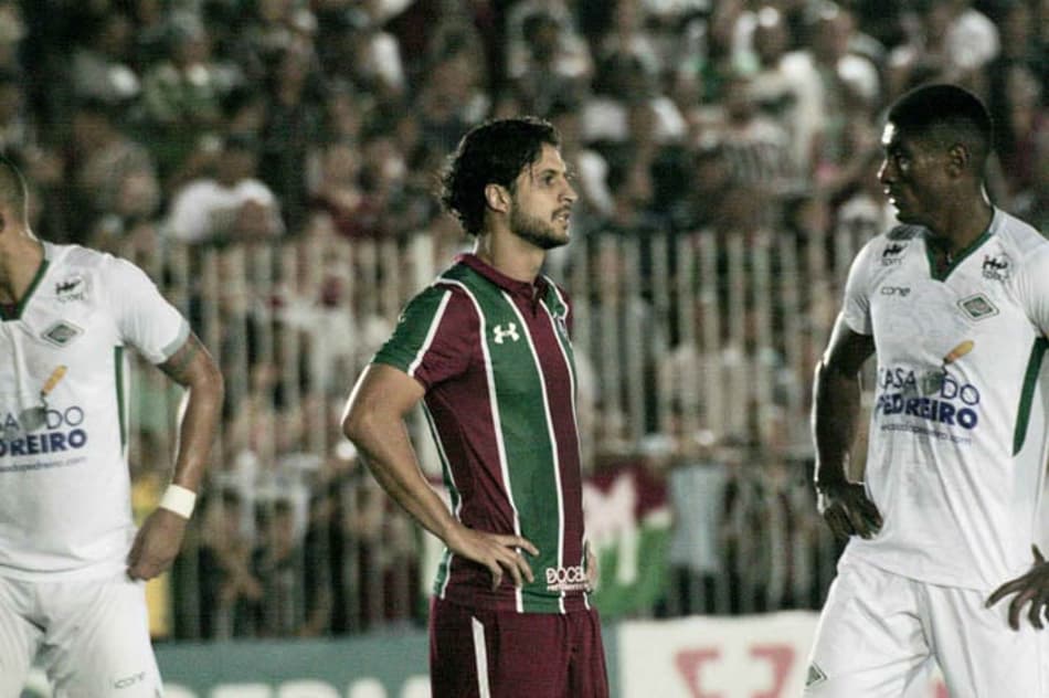 Assistência, passes e desarme: os números de Hudson em sua estreia pelo Fluminense