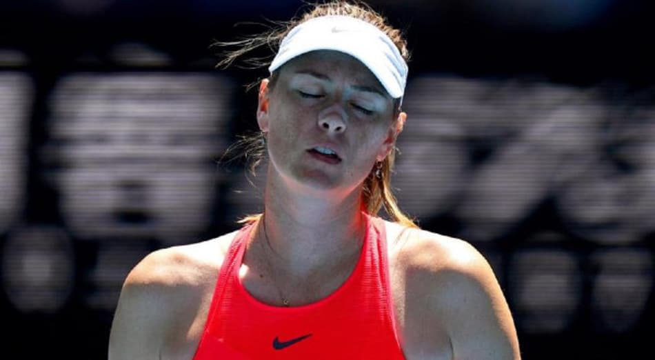 Sharapova cai na estreia em Melbourne e terá pior ranking em 18 anos