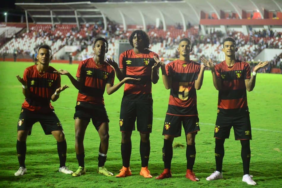 Destaques da Copinha pelo Sport, Júlio César e Rafael ganham espaço no profissional