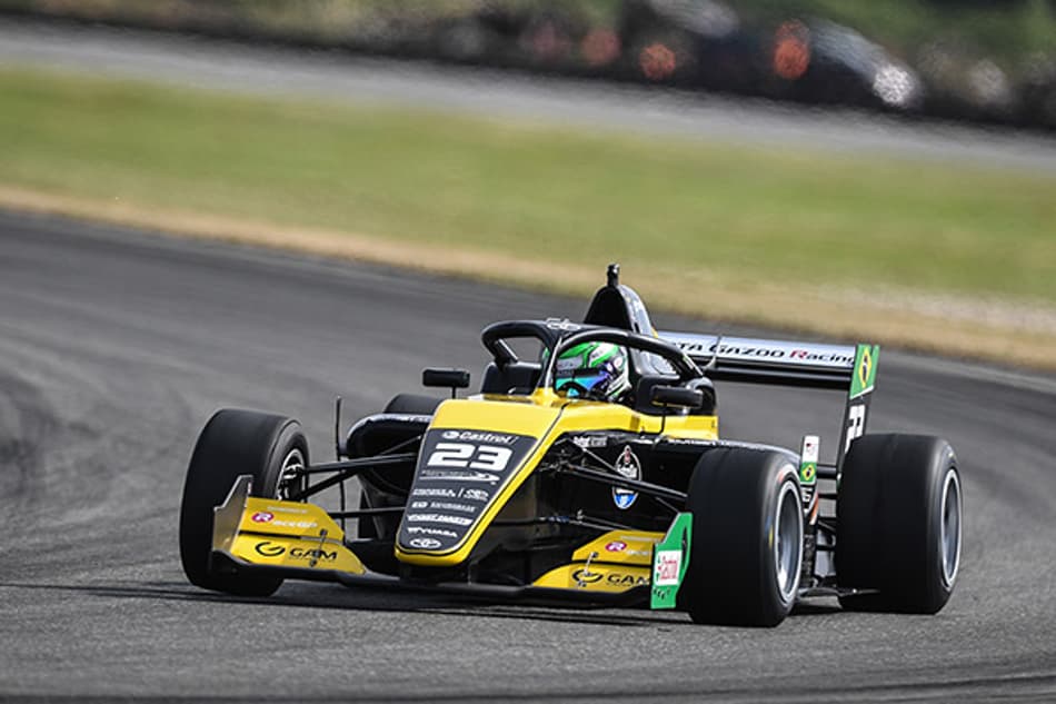 Toyota Racing Series: Com bela manobra na largada, Collet vence primeira prova em Teretonga Park
