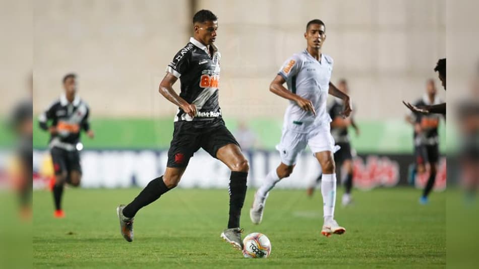 Talles Magno e Marrony ainda não 'conversam' no Vasco de Abel